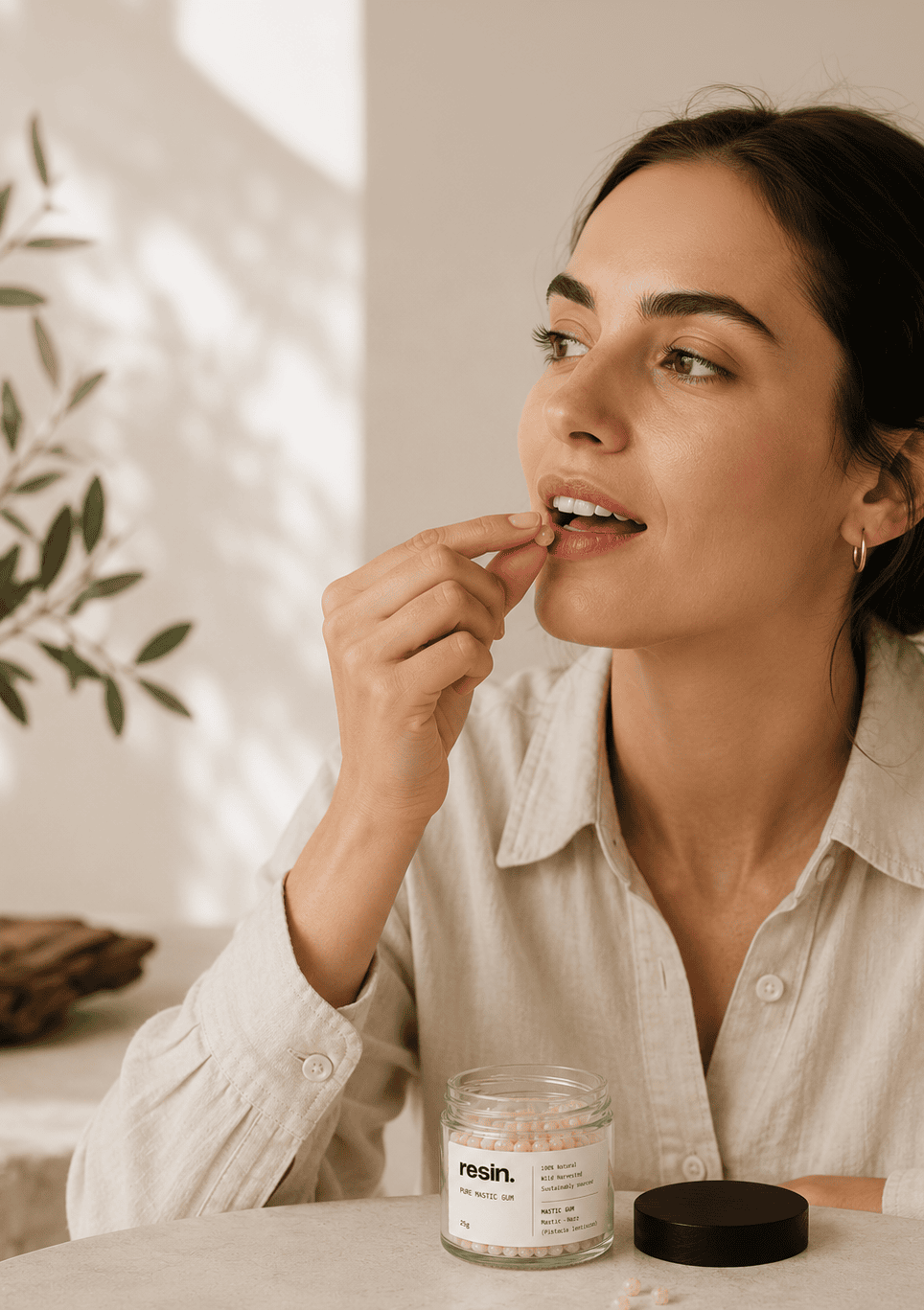 Home – Packshot Model Mouth Vert